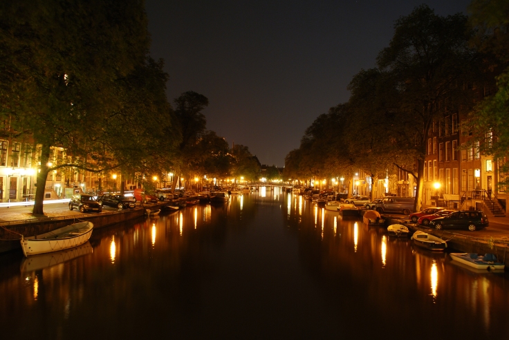 amsterdam_canal_at_night