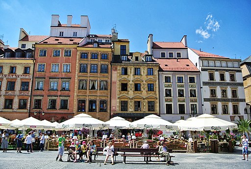 Warsaw_Old_Town,_Warsaw,_Poland_-_panoramio_(75)